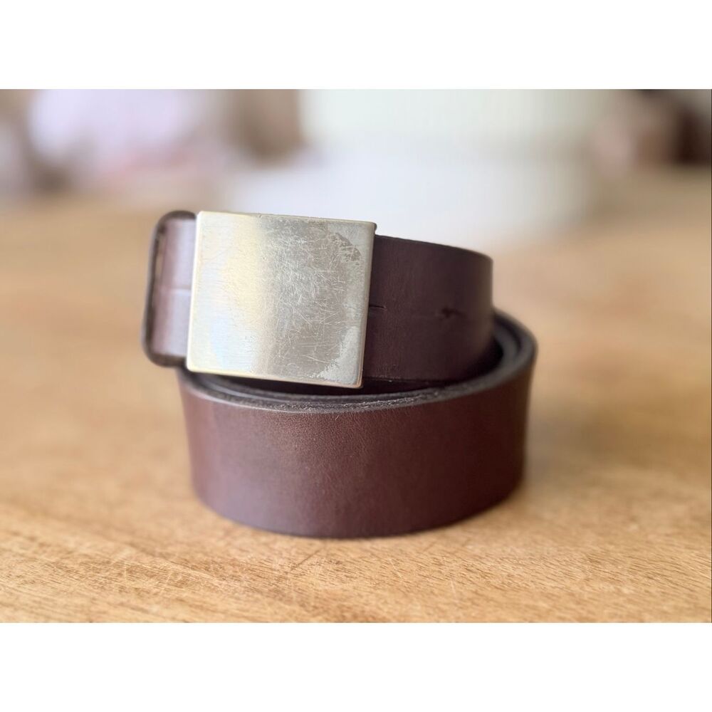 The Gap Brown Genuine Leather Belt Matte Silver Plaque Buckle Size 32